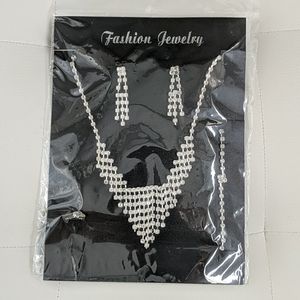 Silver coloured costume jewelry set